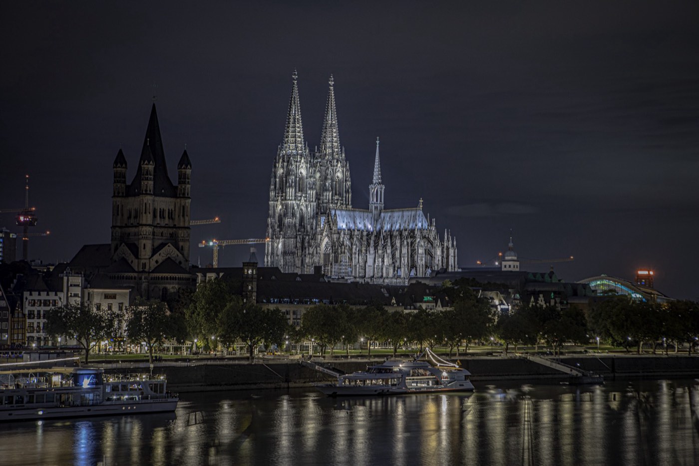 Kölner Dom bei Nacht